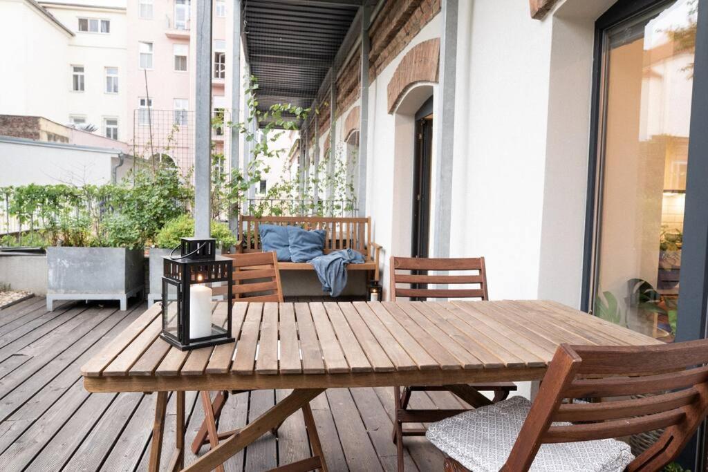 Central Park Apartments - Terrace