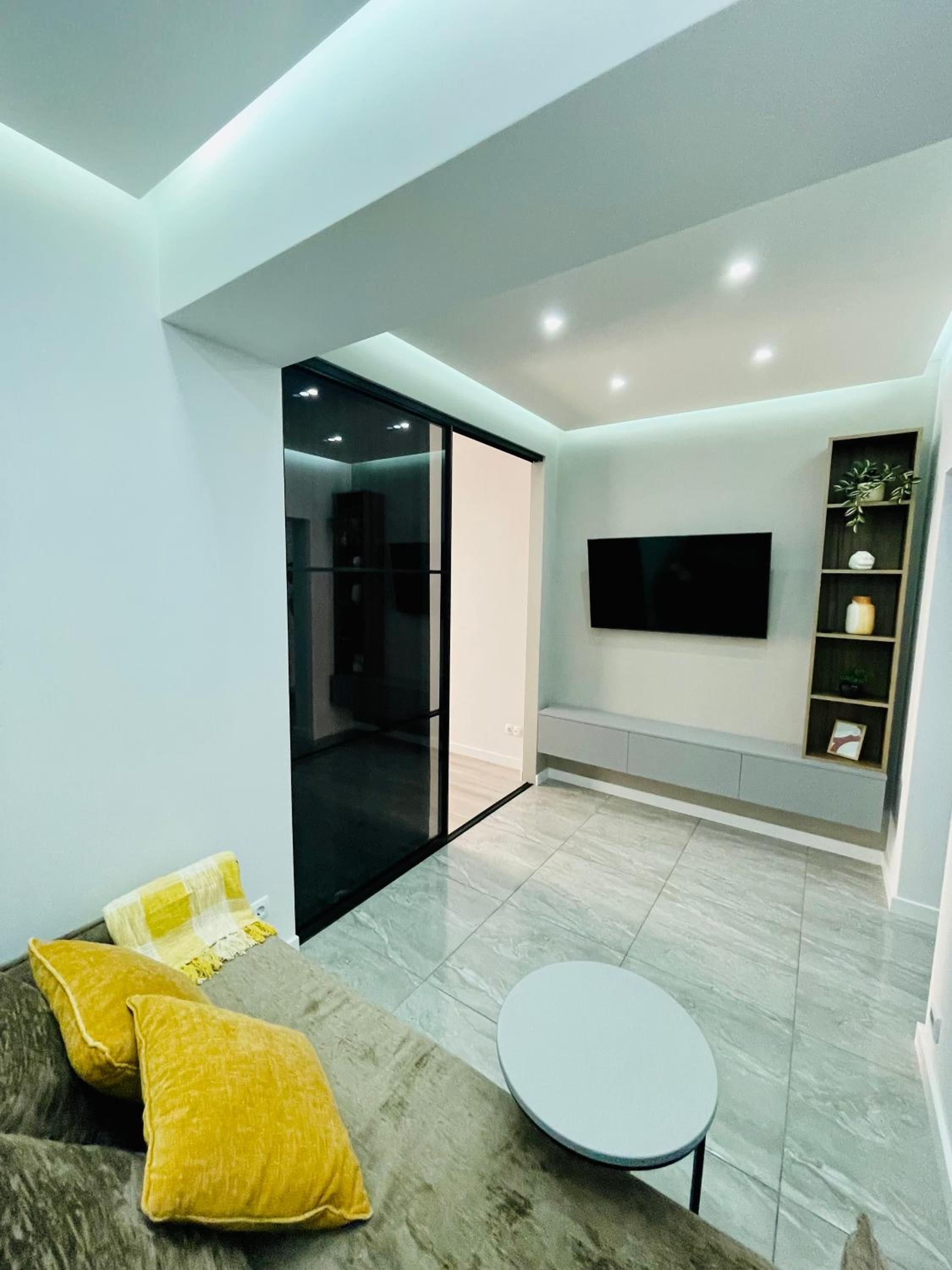 Modern Executive Apartment with Prime Location view 5