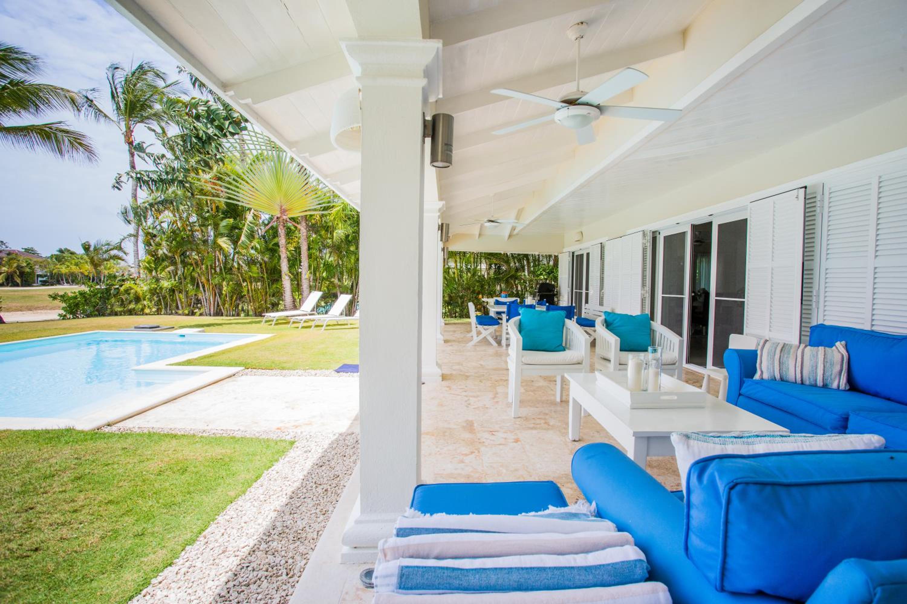 Elegant 4-Bedroom Villa in Exclusive Puntacana Resort & Club with Golf Course Views view 2