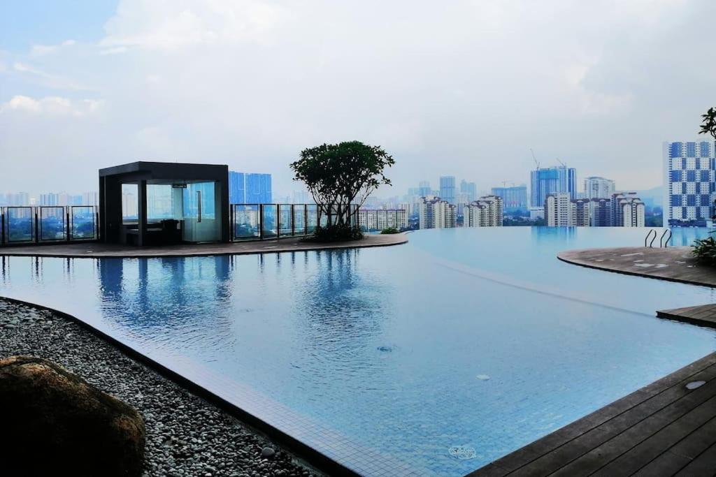 Kenwingston Platz Signature Suites by Manhattan Group