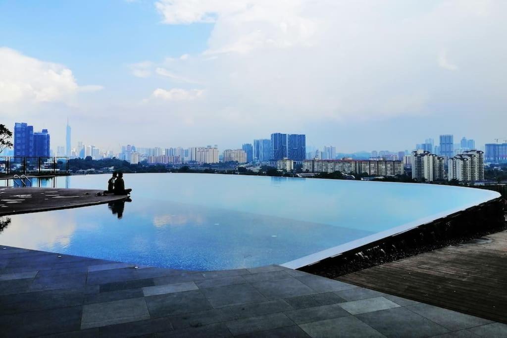 Kenwingston Platz Signature Suites by Manhattan Group