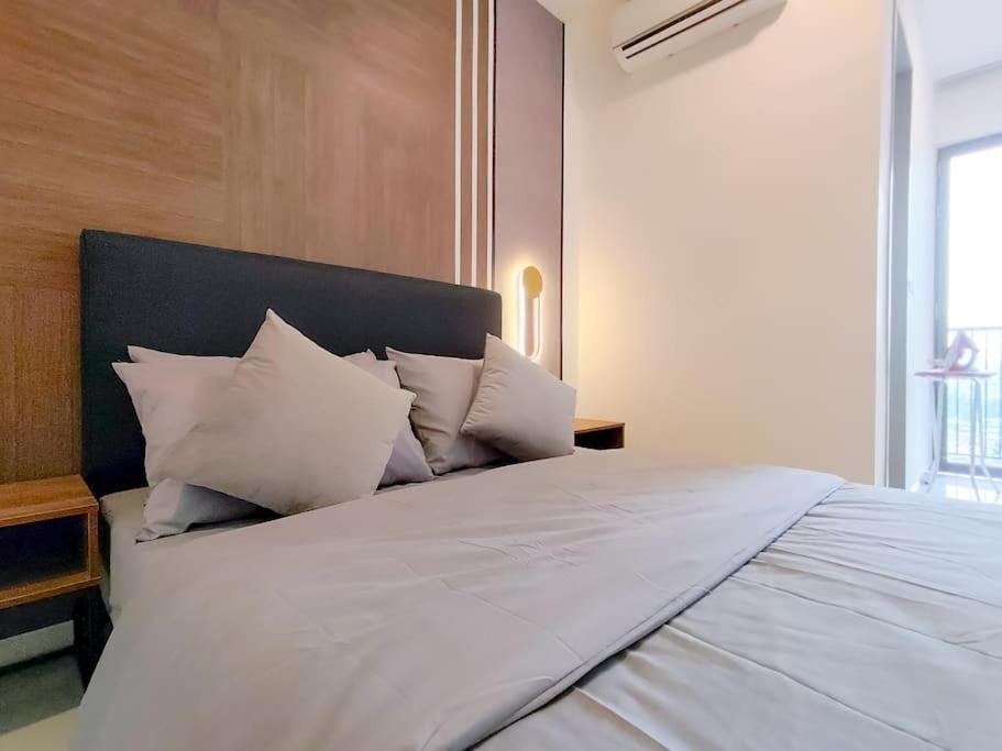 Kenwingston Platz Signature Suites by Manhattan Group