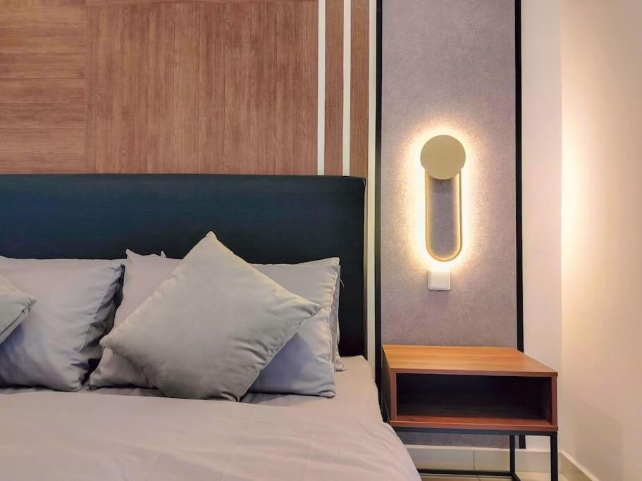 Kenwingston Platz Signature Suites by Manhattan Group
