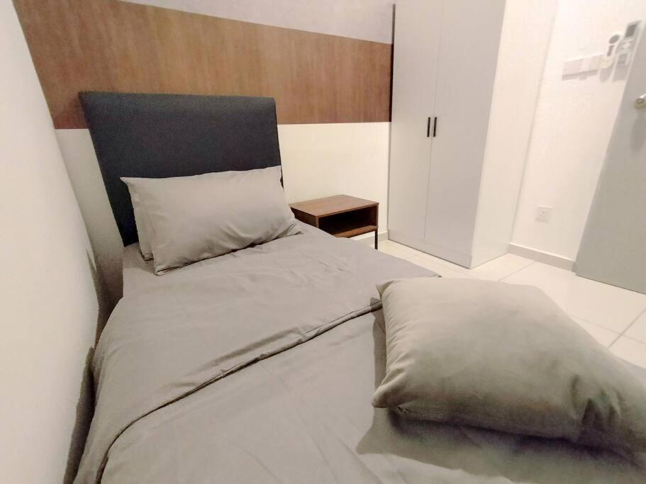Kenwingston Platz Signature Suites by Manhattan Group