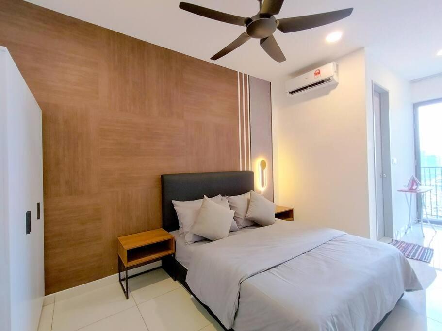 Kenwingston Platz Signature Suites by Manhattan Group
