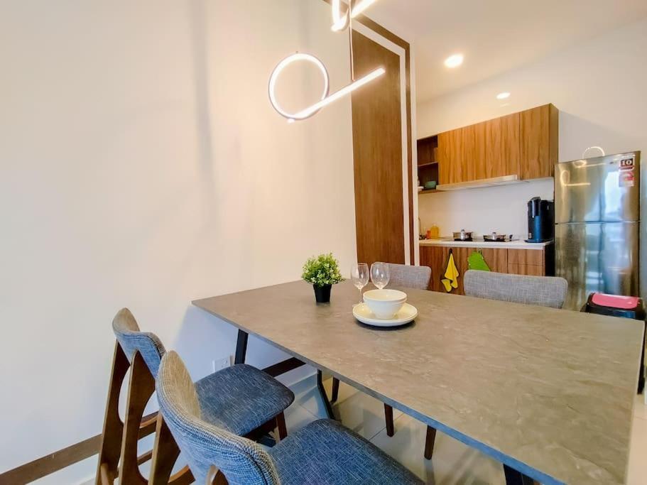 Kenwingston Platz Signature Suites by Manhattan Group