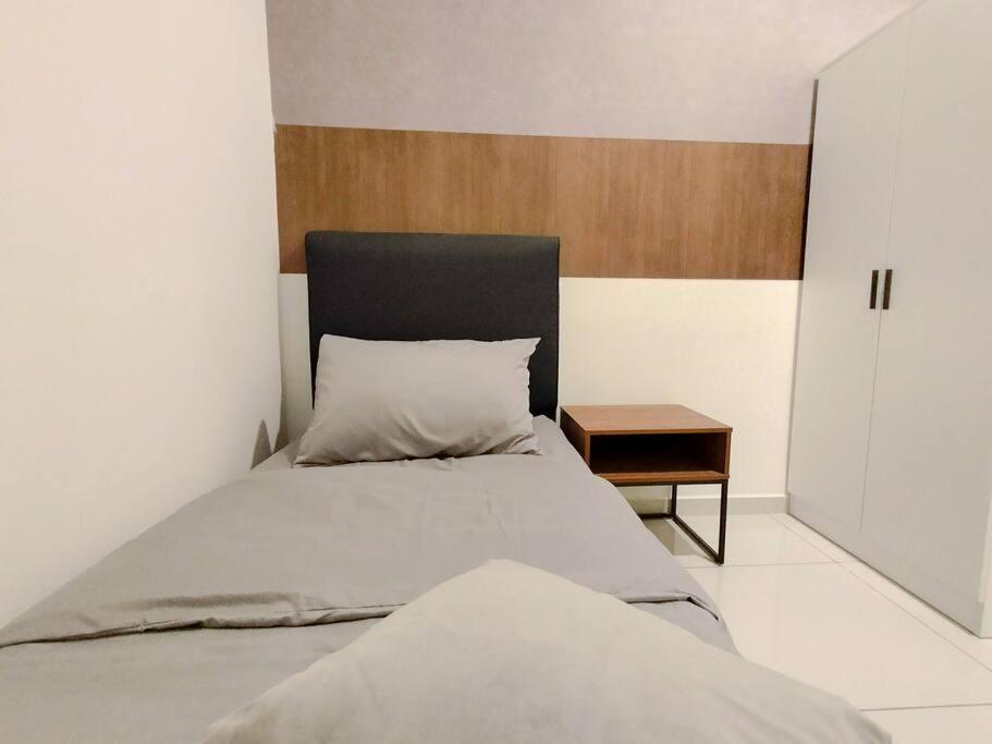 Kenwingston Platz Signature Suites by Manhattan Group
