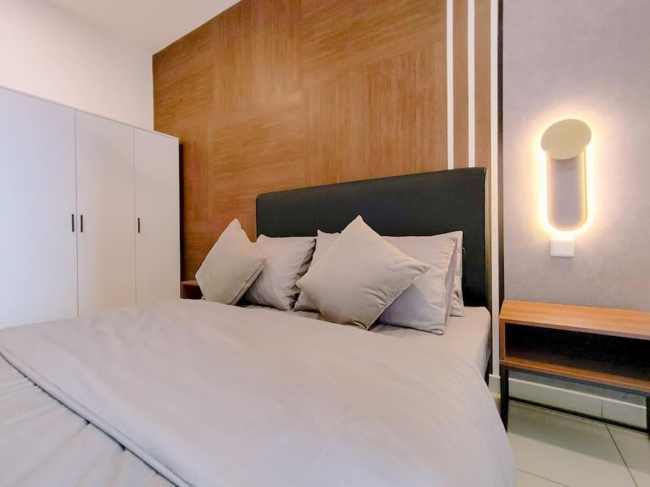 Kenwingston Platz Signature Suites by Manhattan Group