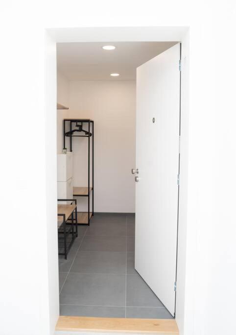 FREE PARKING- Newly built Apartment