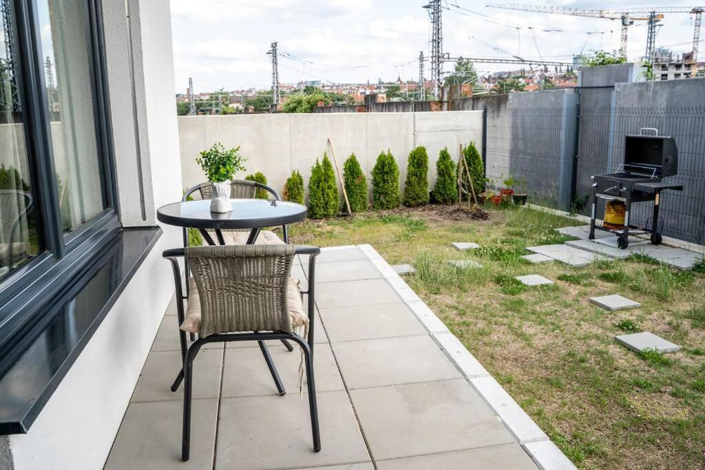 FREE PARKING- Newly built Apartment