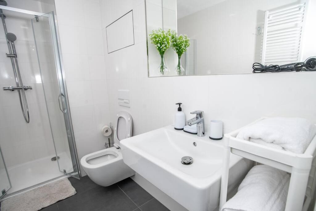 FREE PARKING- Newly built Apartment