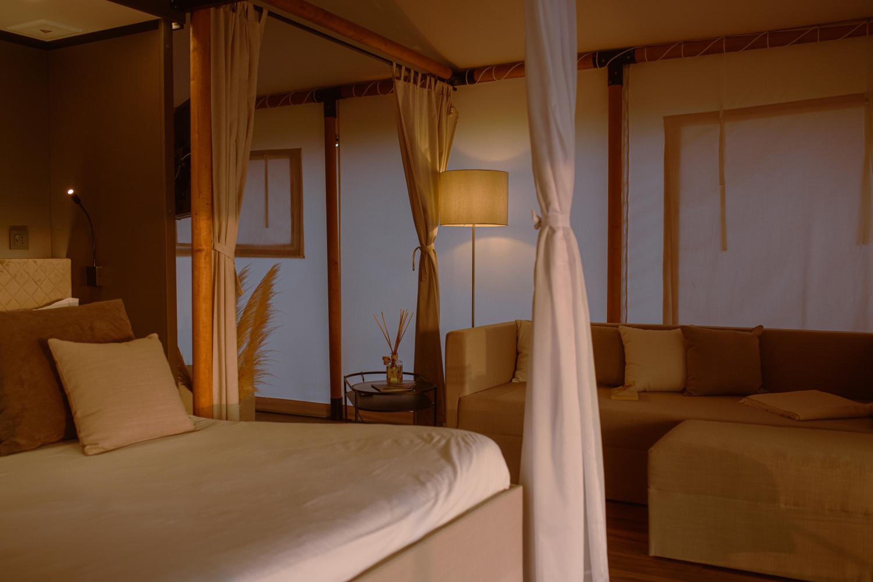 Luna Minoica Suites and Apartments