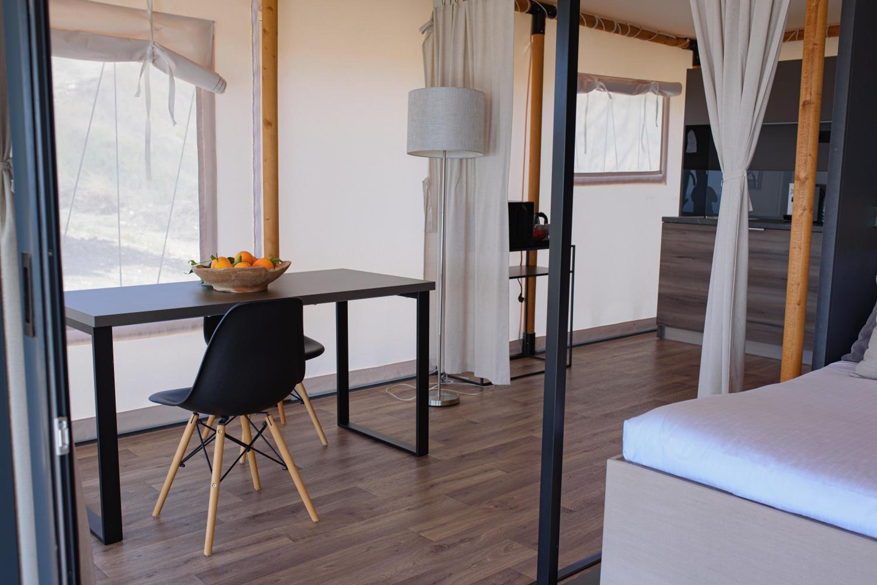 Luna Minoica Suites and Apartments