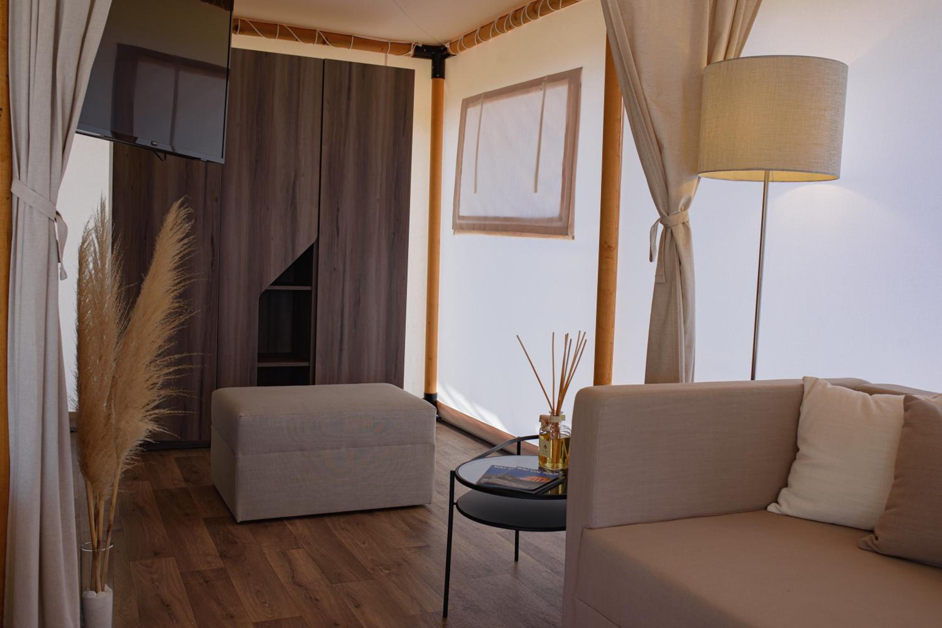 Luna Minoica Suites and Apartments