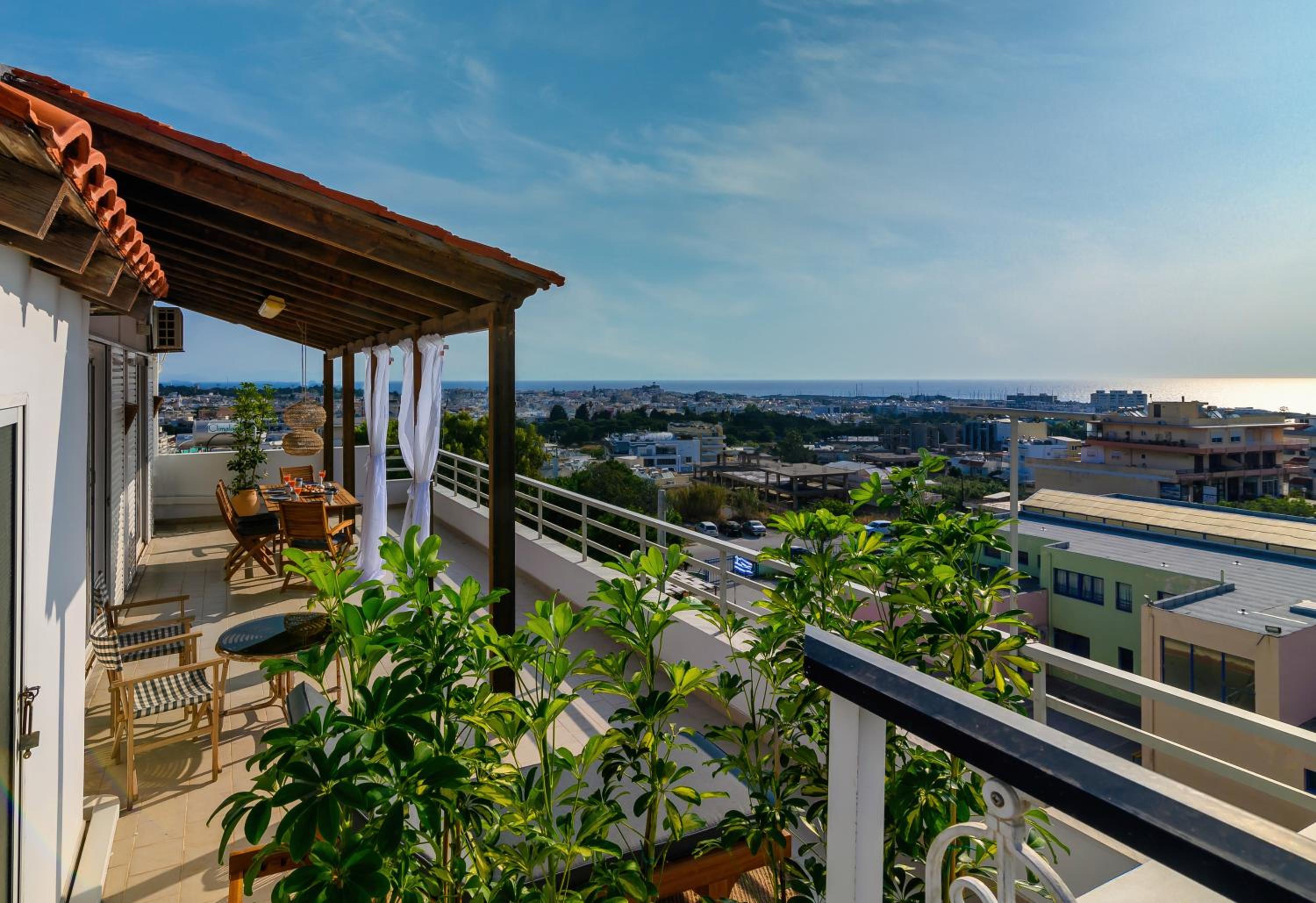 Harama House - Seaview City Apt. view 3
