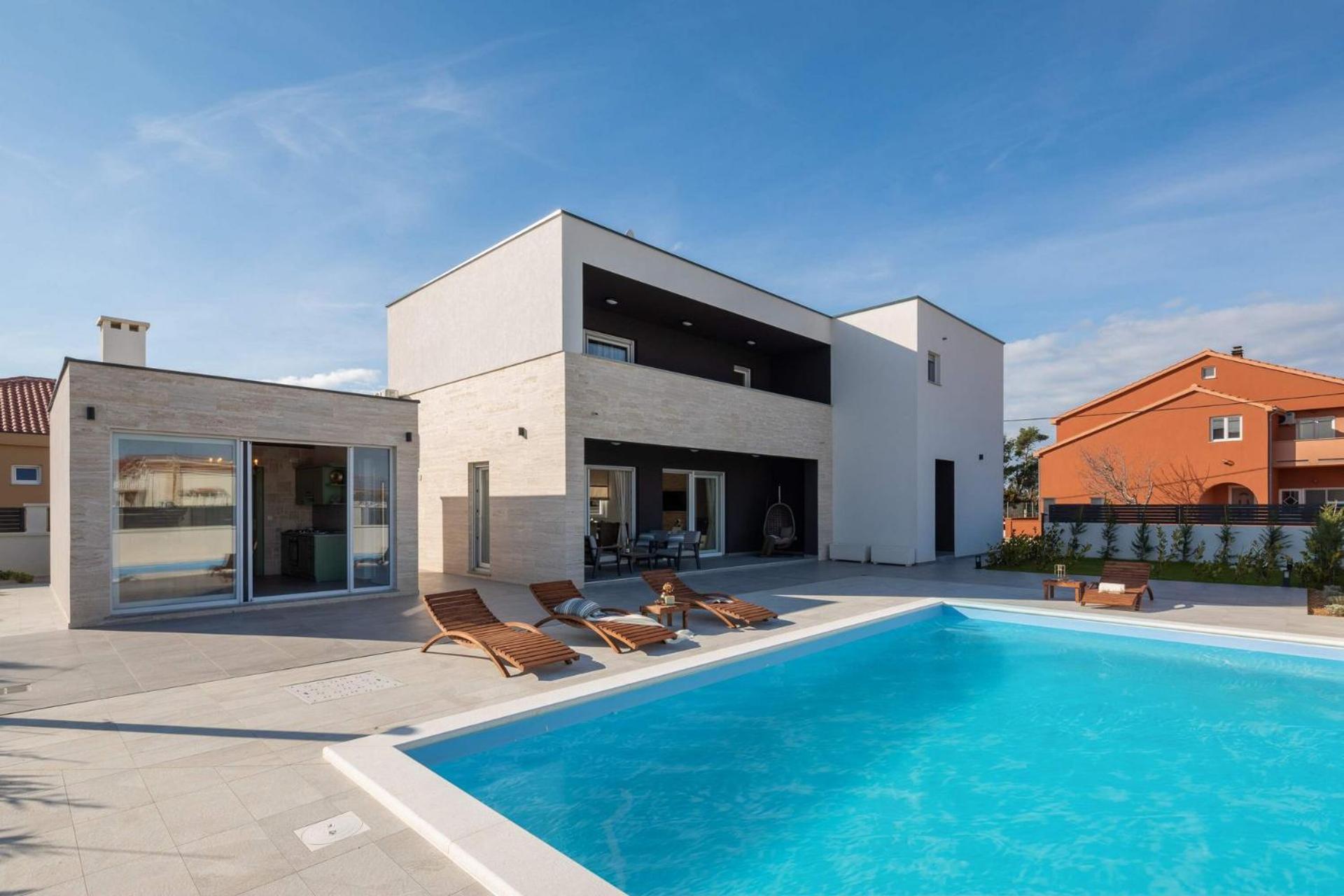 Magnificent Luxury Villa Dominic view 5