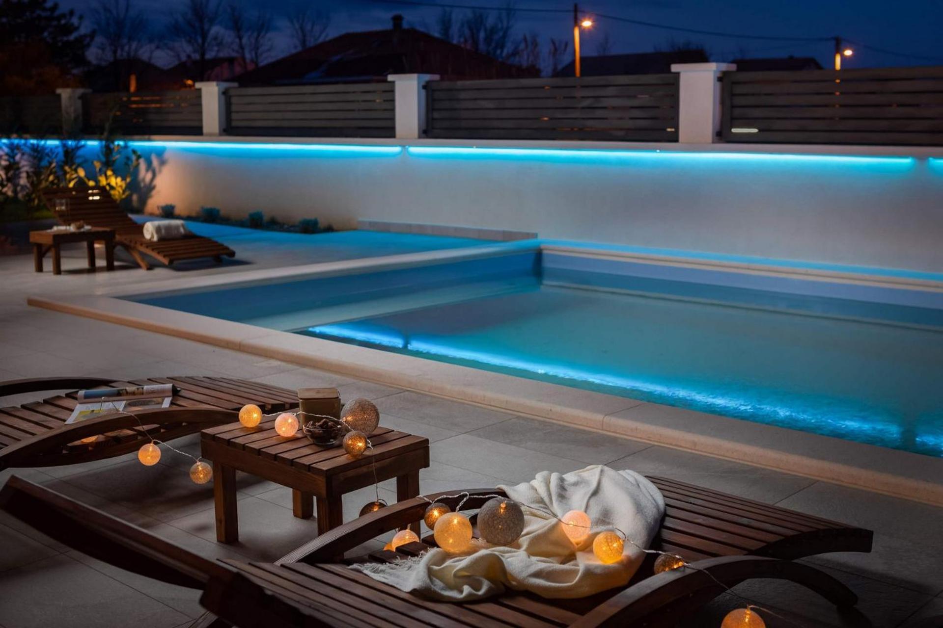 Magnificent Luxury Villa Dominic view 4
