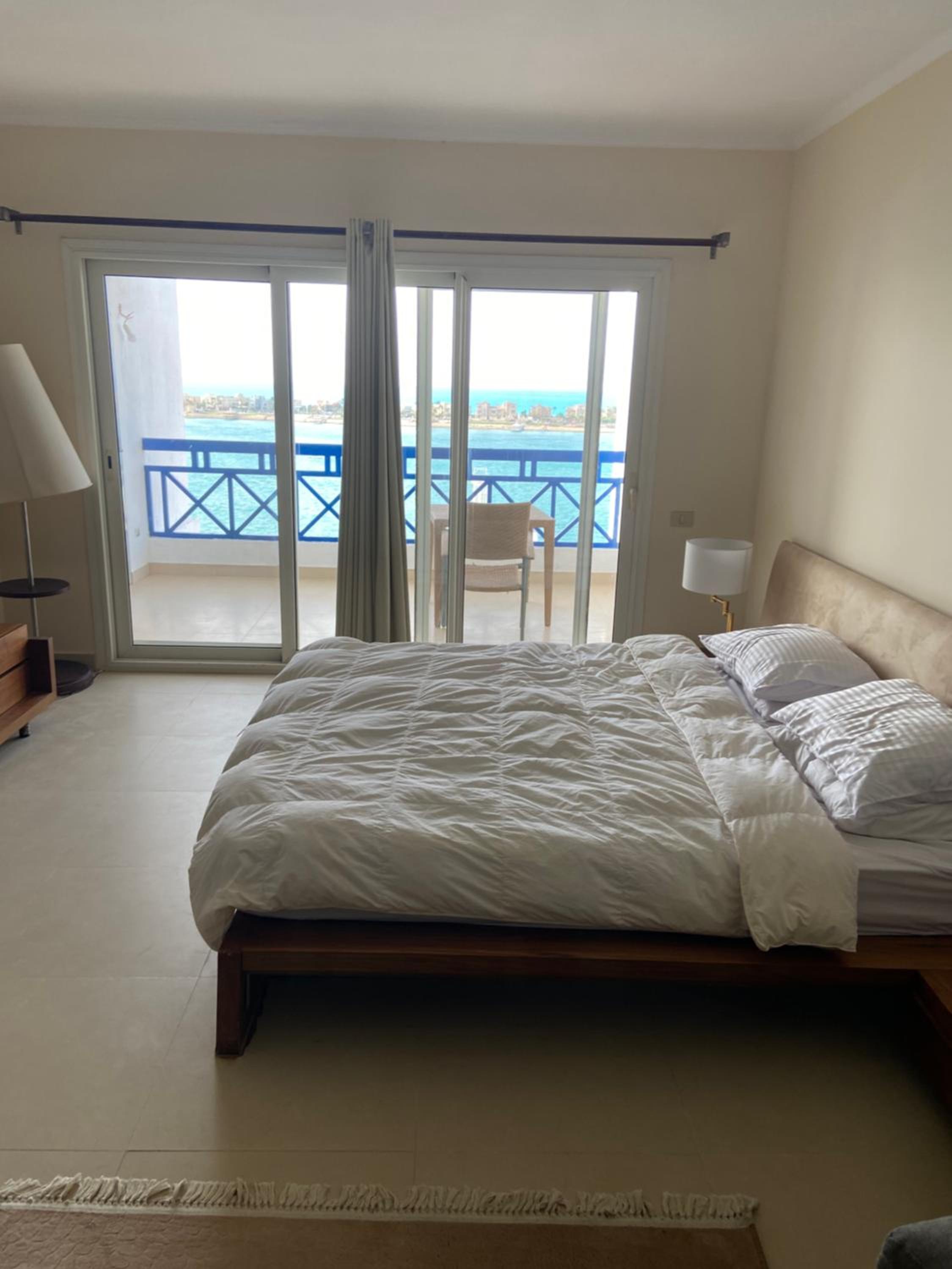 Executive Royal Tower Apartments - Sky Lounge