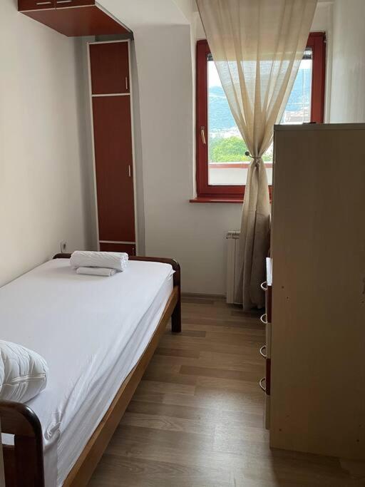 Charming 2 bedroom apartment.