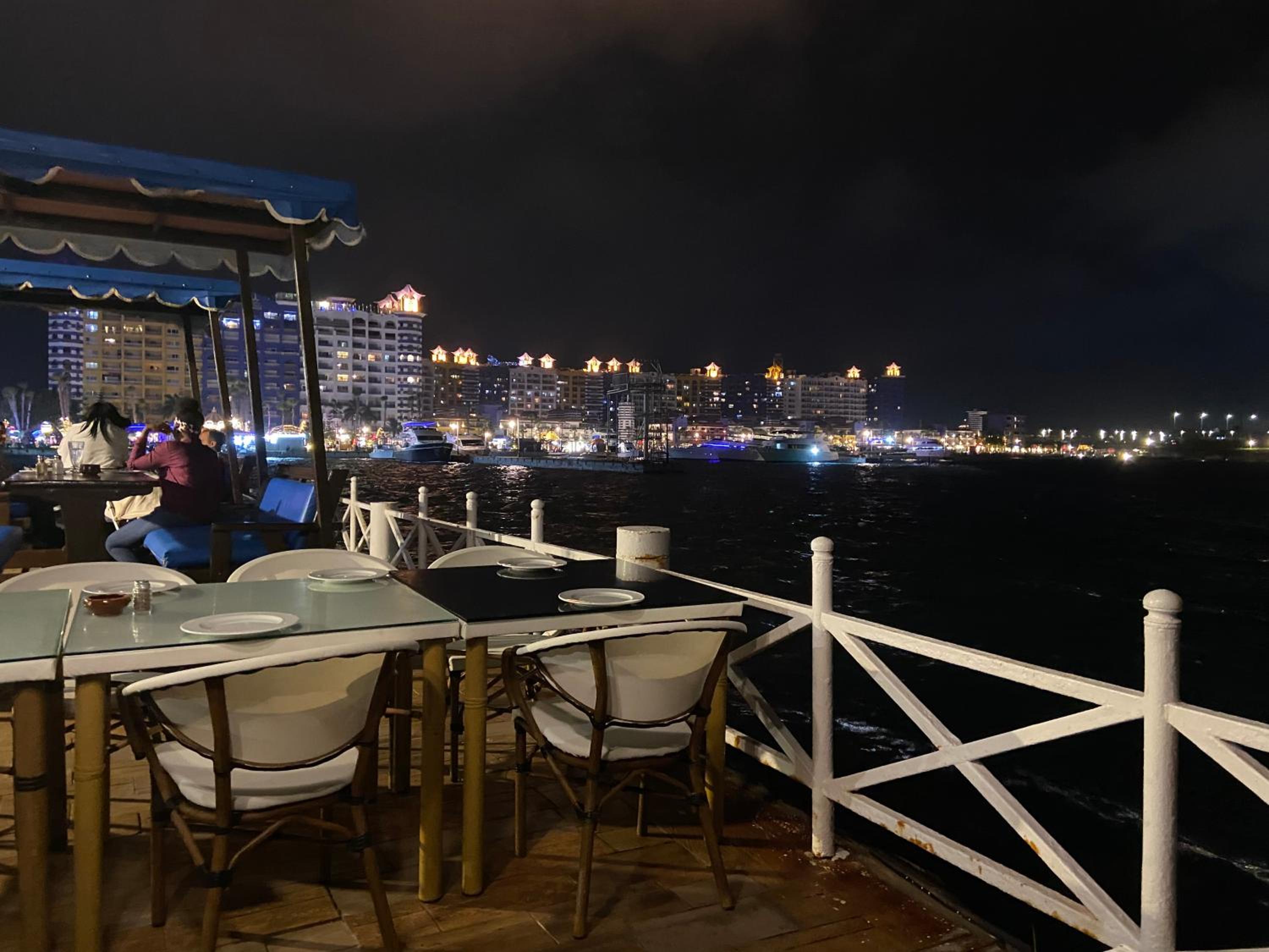 Executive Royal Tower Apartments - Sky Lounge