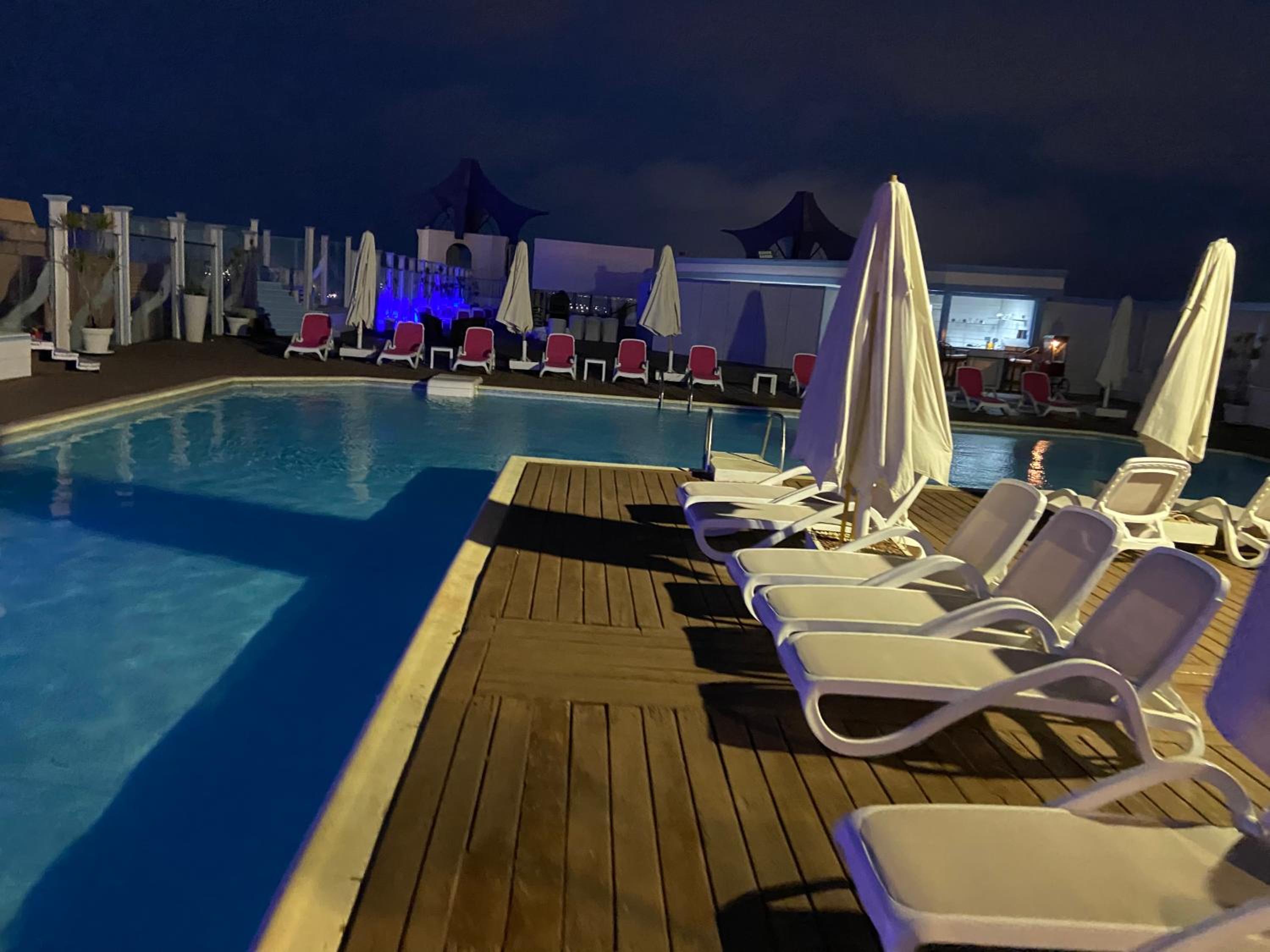 Executive Royal Tower Apartments - Sky Lounge