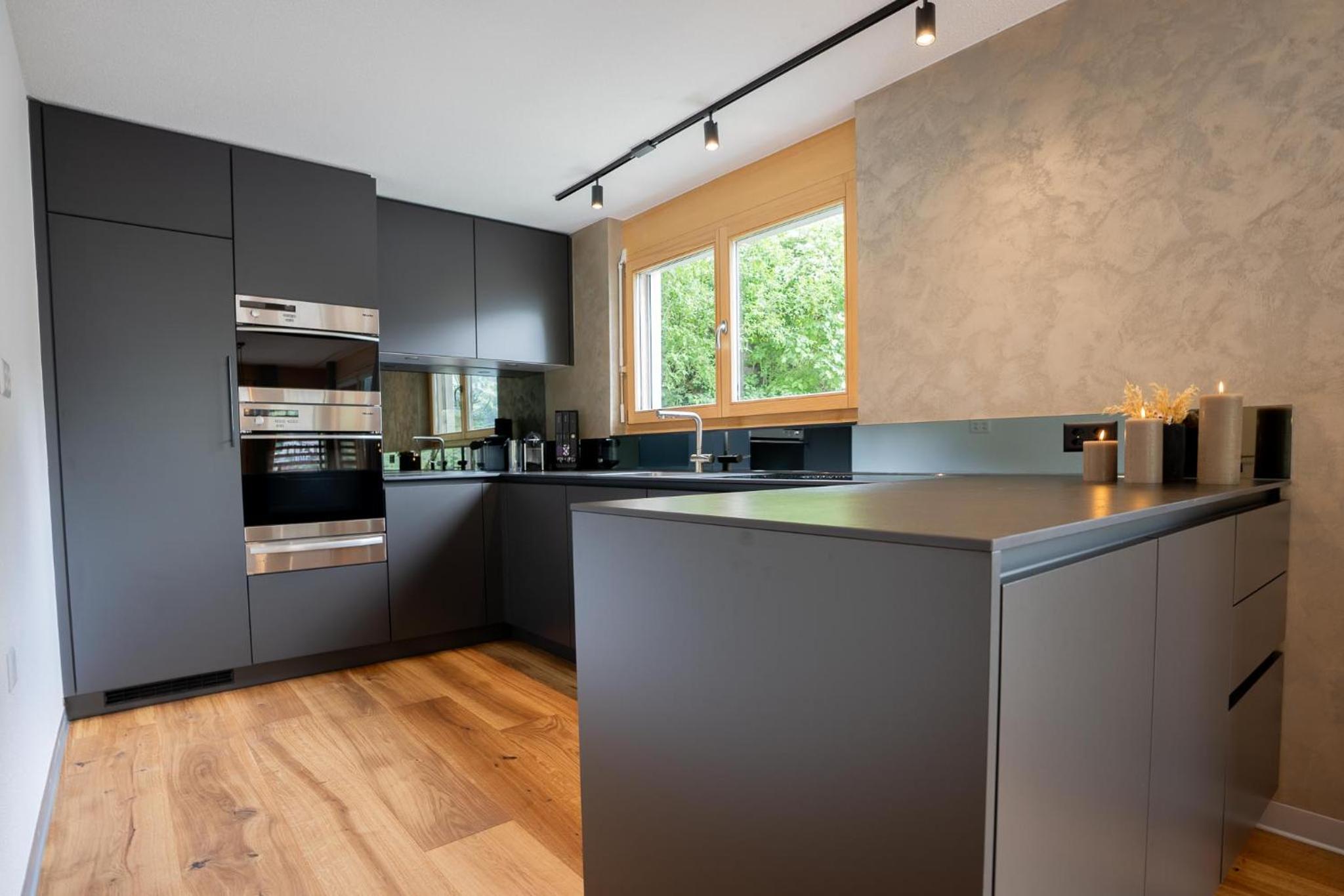 Zenith B Apartment by HomeFlow