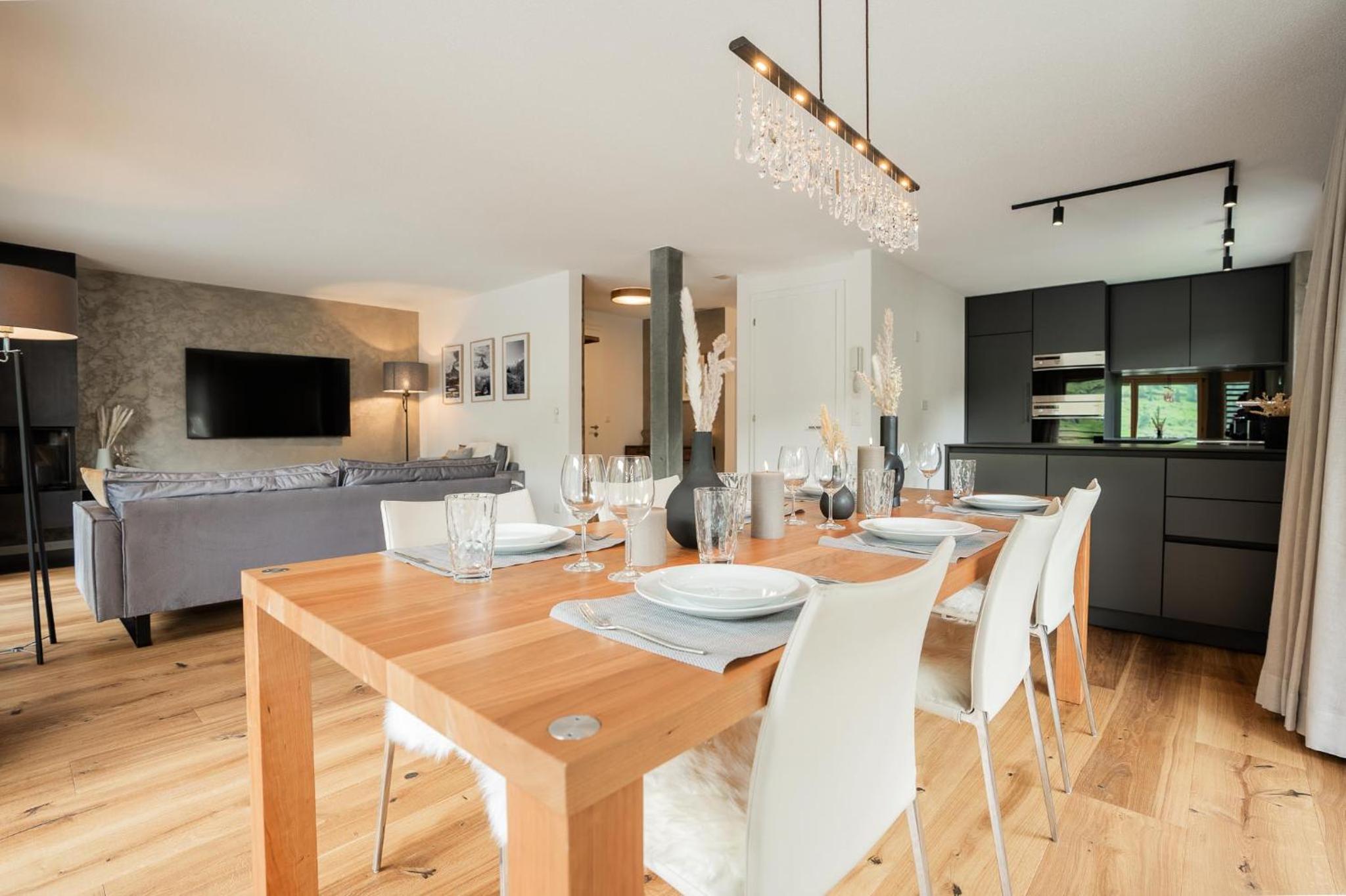 Zenith B Apartment by HomeFlow