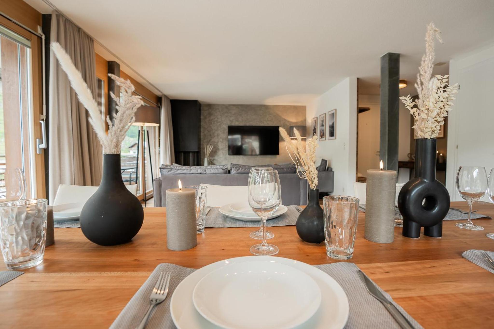 Zenith B Apartment by HomeFlow