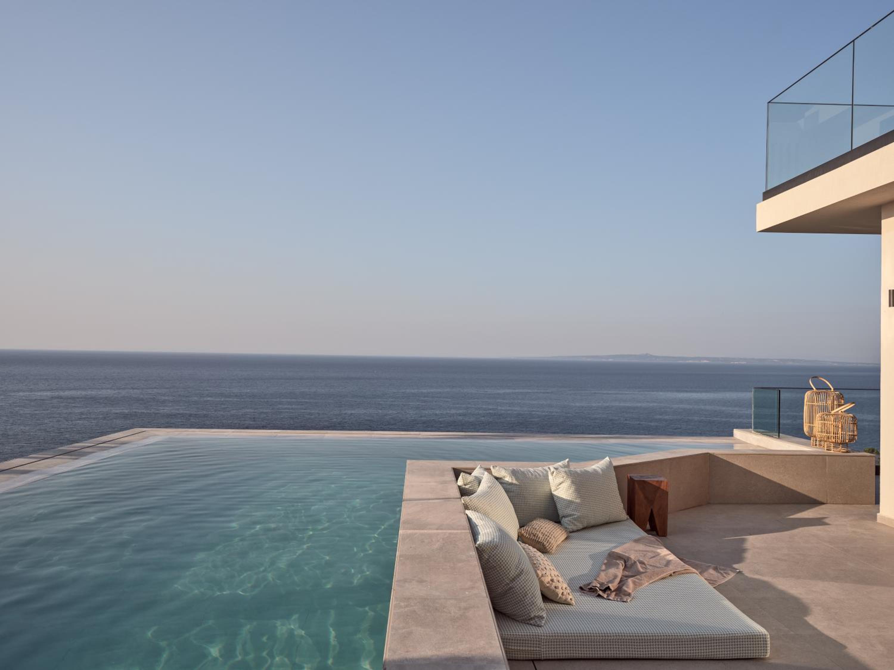Bardo Villa, Endless Blue with Heated Pool, By ThinkVilla photo 2