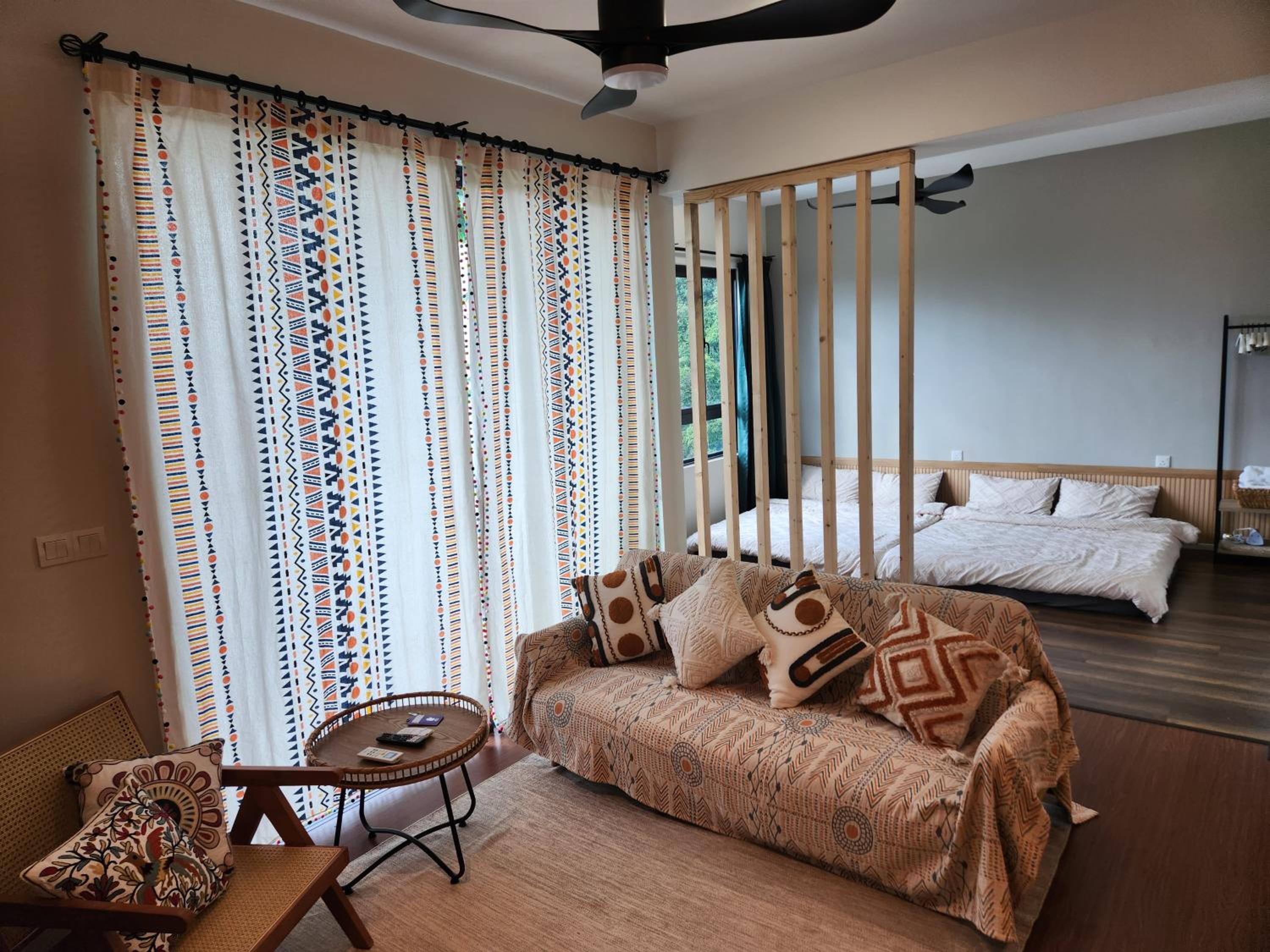 Unique Boho Style Condo with NETFLIX for up to 5PAX - Enjoy Mountain View while swimming at the Infinity Pool & Natural Hotspring Pool, 2mins walk to the L view 5