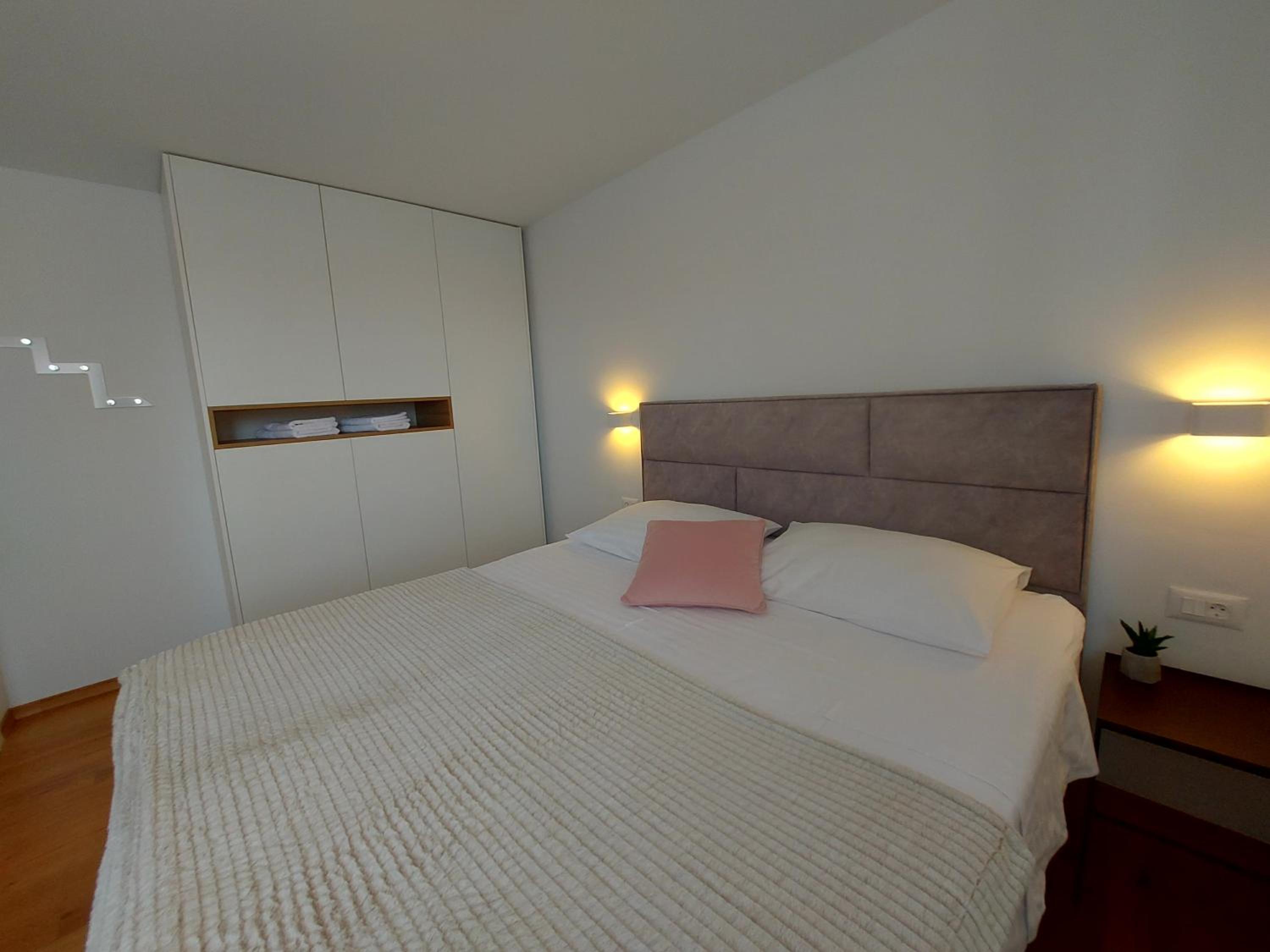 Luxury Apartments Marina View