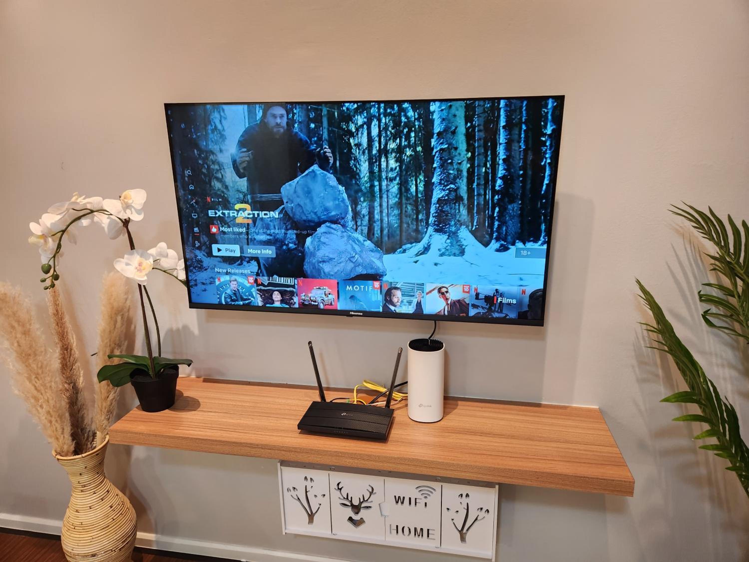 Unique Boho Style Condo with NETFLIX for up to 5PAX - Enjoy Mountain View while swimming at the Infinity Pool & Natural Hotspring Pool, 2mins walk to the L photo 4