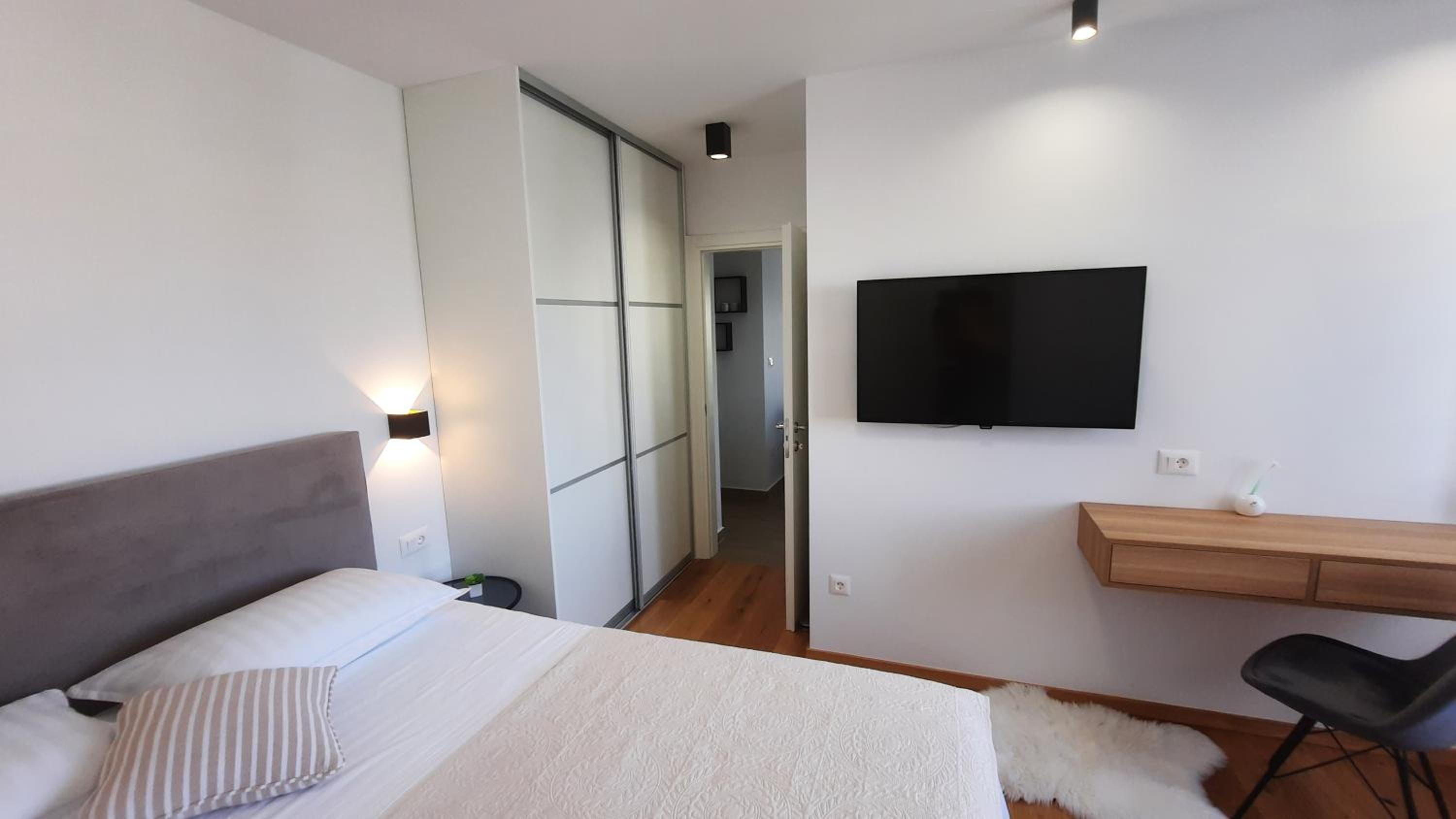 Luxury Apartments Marina View