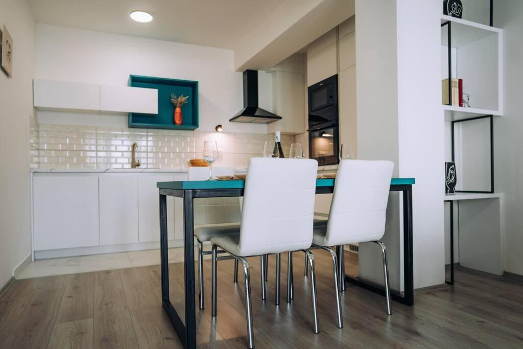 The White Lotus Apartment view 5