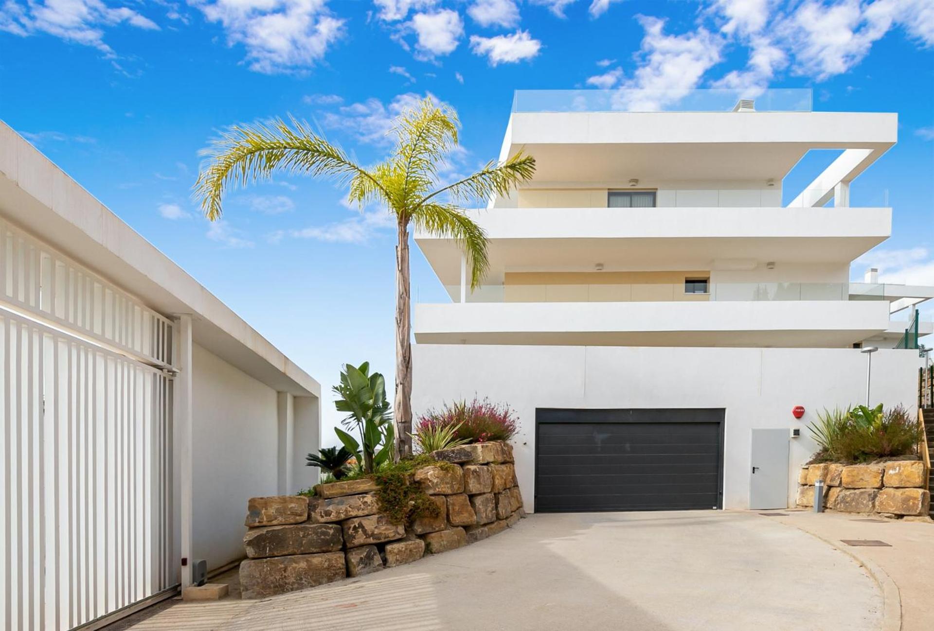 ViVi Homes - Roli Pool, Terrace, Golf & Beach