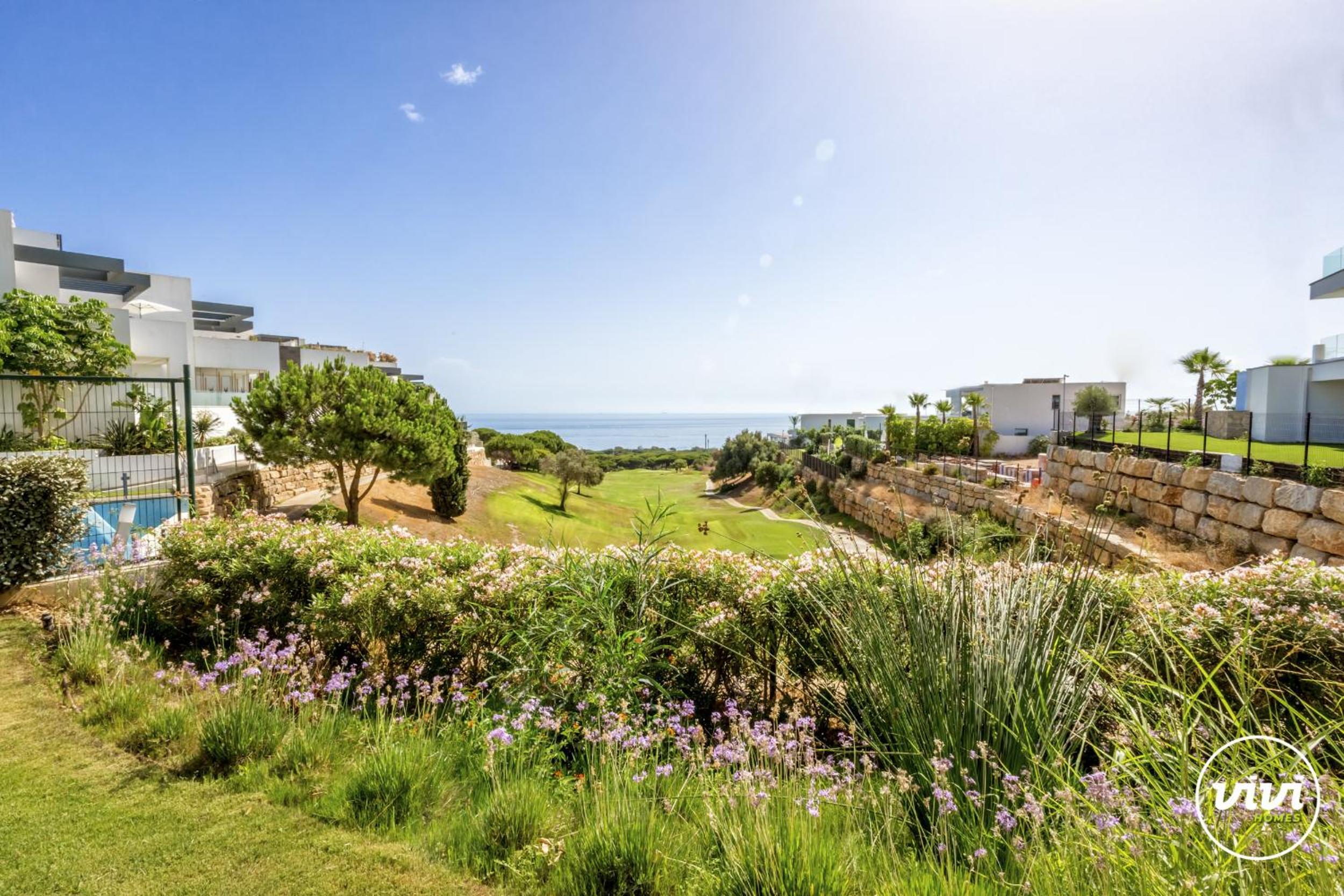 ViVi Homes - Casa Ferli Marbella Pool, Garden, Golf & Sea View