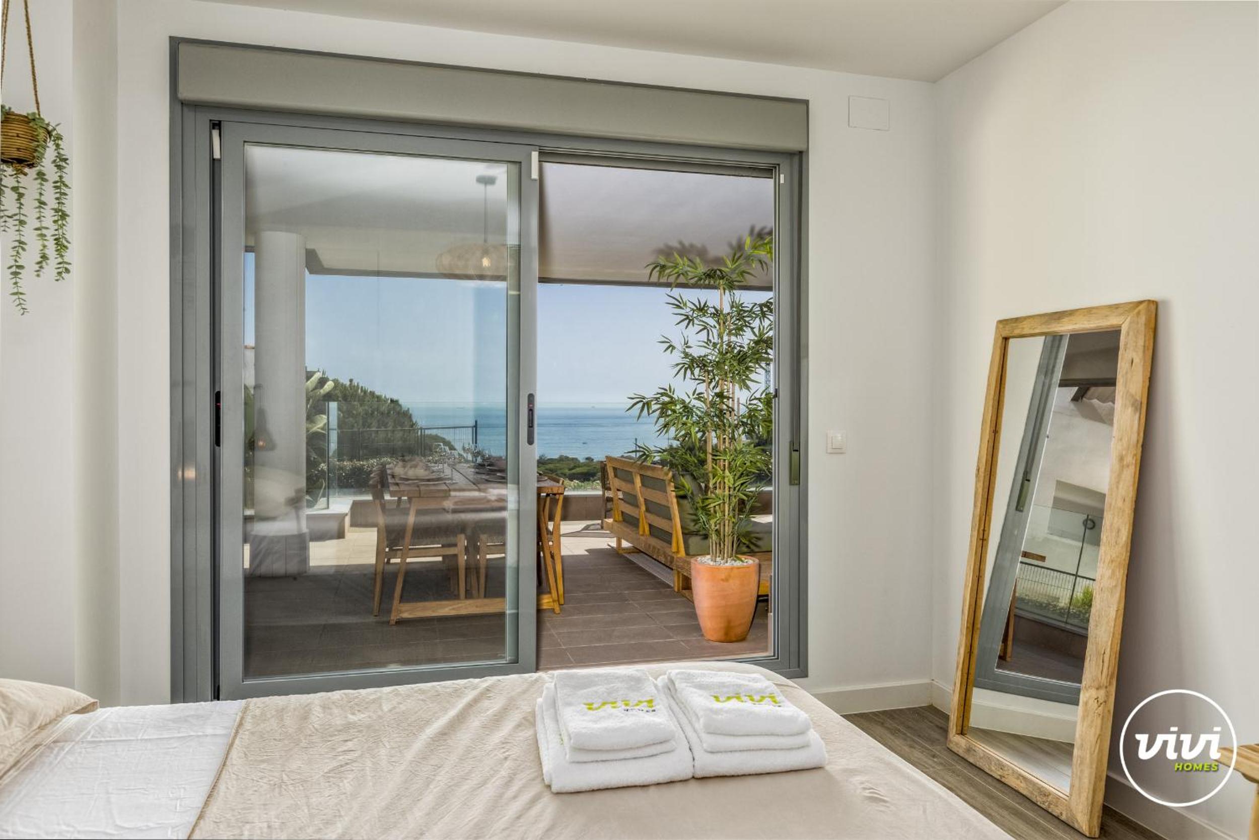 ViVi Homes - Casa Ferli Marbella Pool, Garden, Golf & Sea View