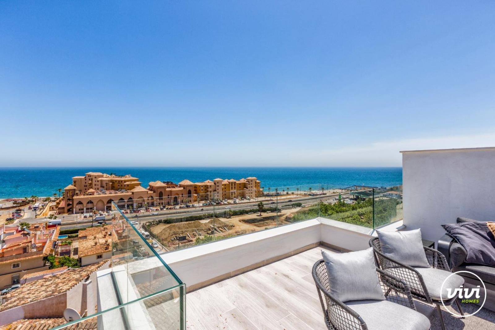 ViVi Homes -Zumo Pool, Gym & Sea View