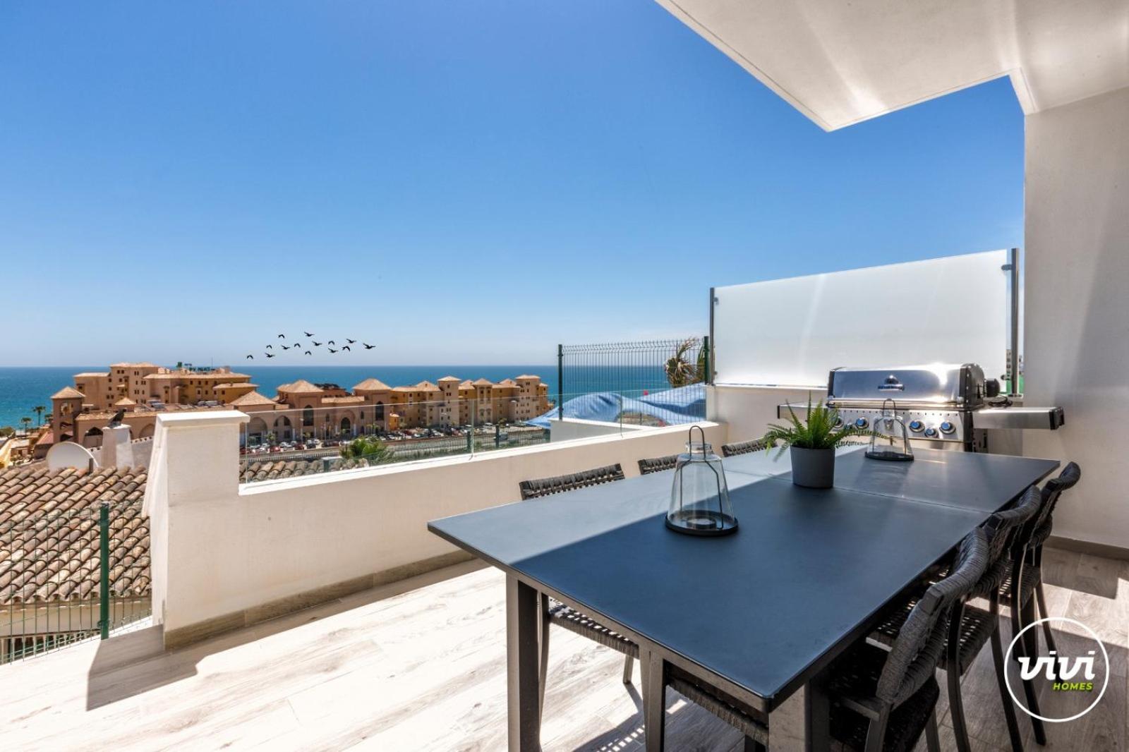 ViVi Homes -Zumo Pool, Gym & Sea View