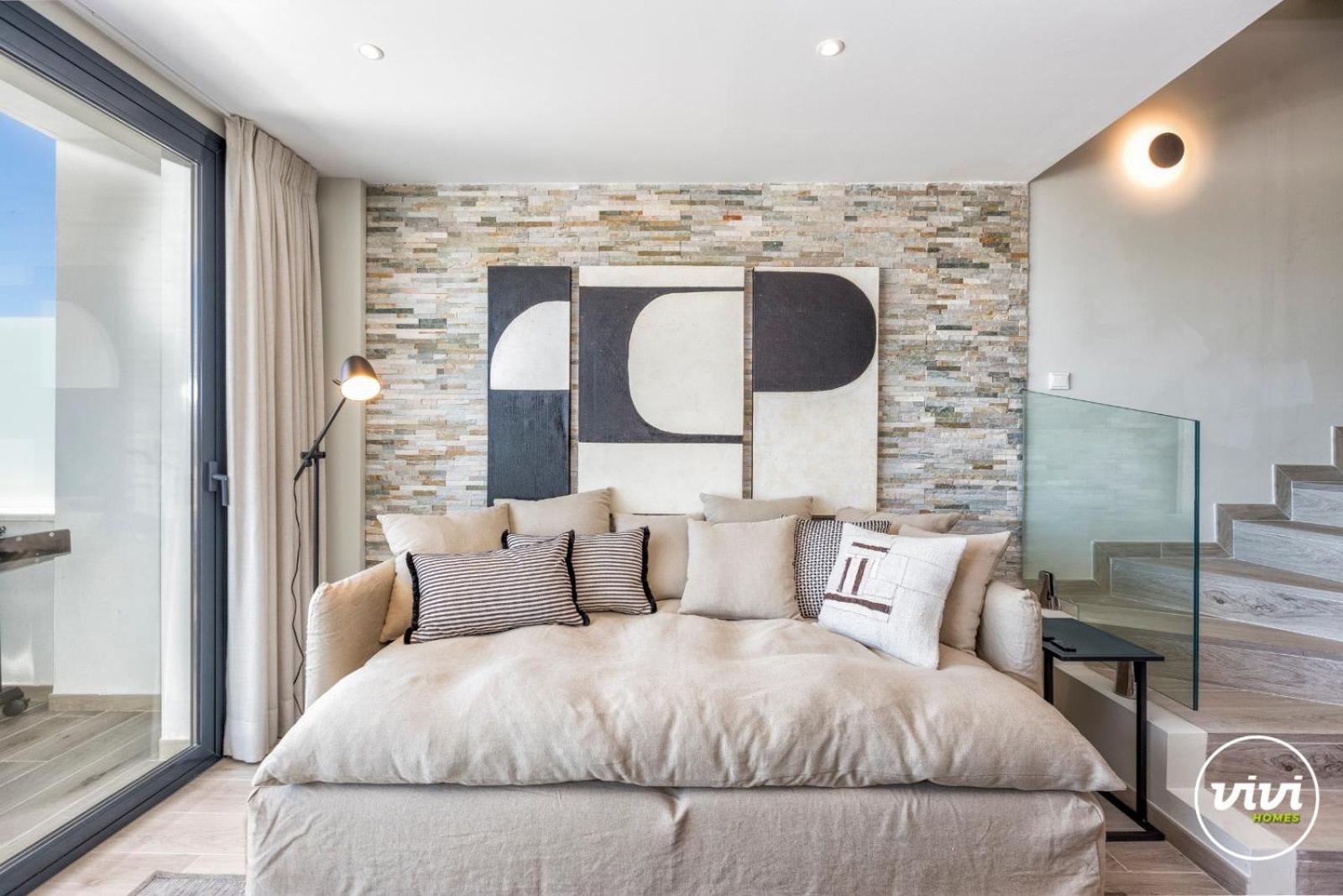 ViVi Homes -Zumo Pool, Gym & Sea View