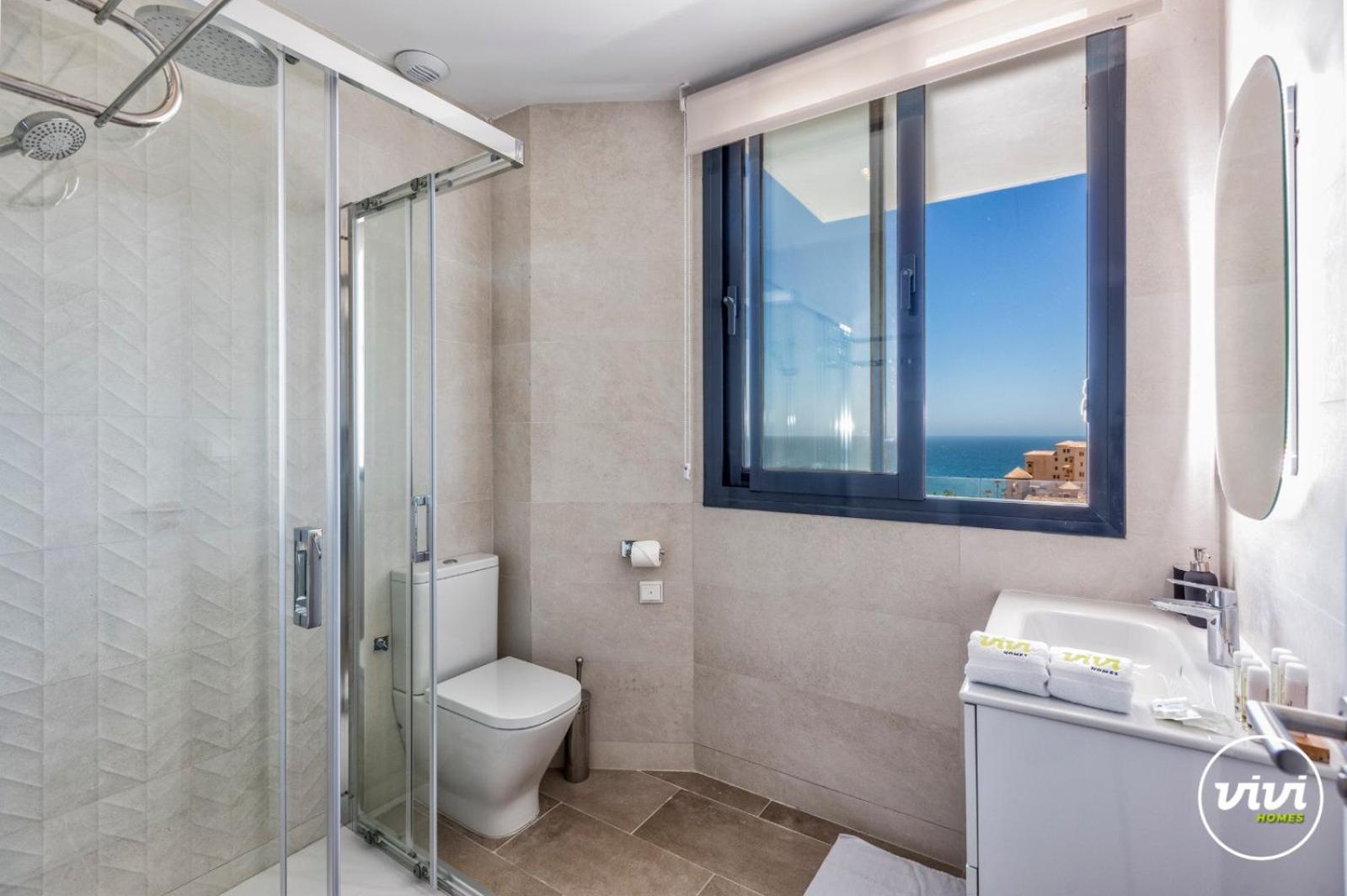 ViVi Homes -Zumo Pool, Gym & Sea View