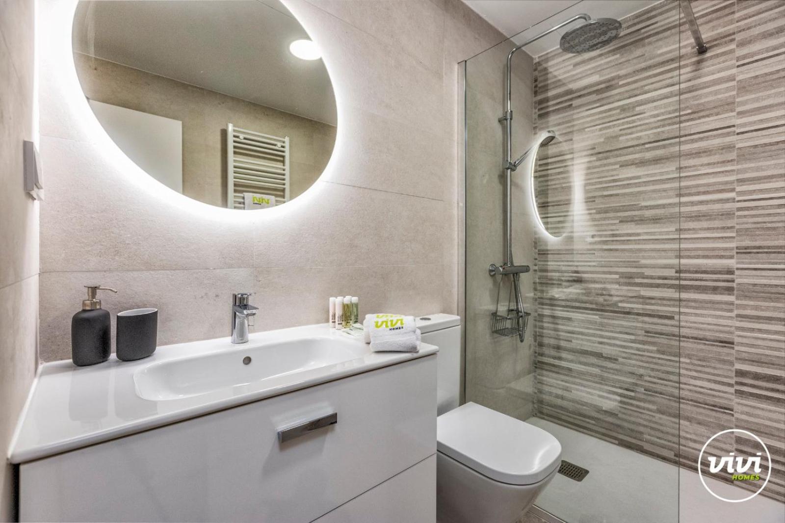 ViVi Homes -Zumo Pool, Gym & Sea View