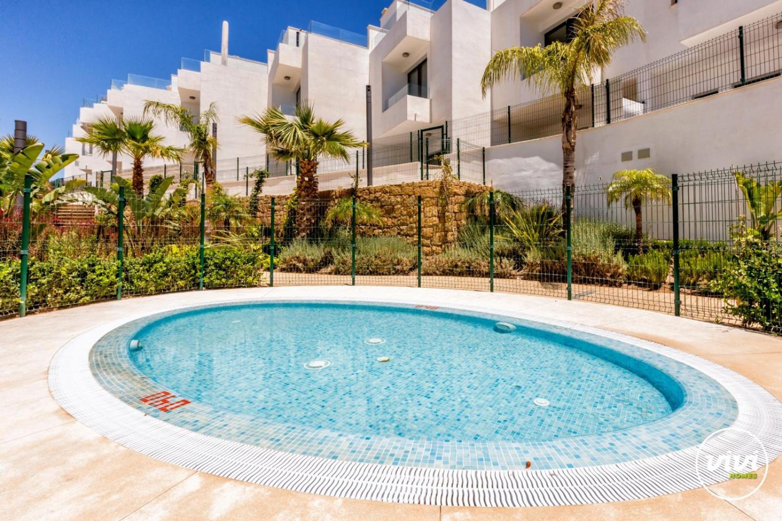 ViVi Homes -Zumo Pool, Gym & Sea View