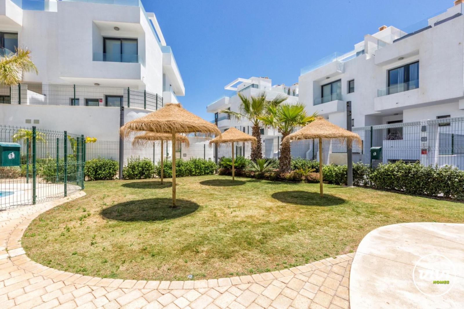 ViVi Homes -Zumo Pool, Gym & Sea View