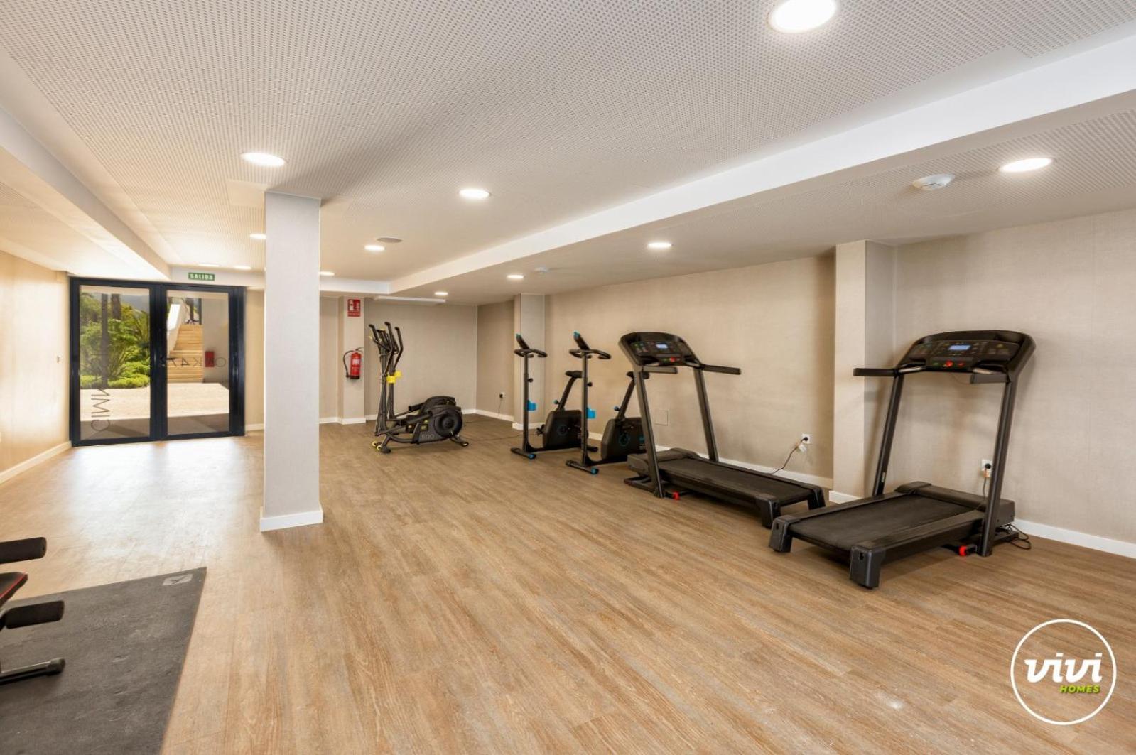 ViVi Homes -Zumo Pool, Gym & Sea View