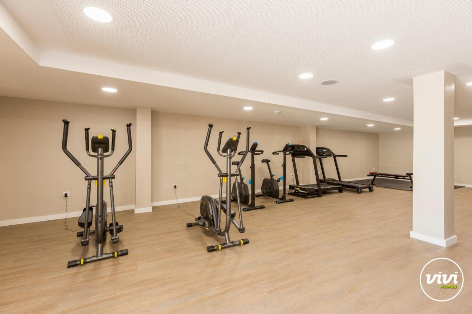 ViVi Homes -Zumo Pool, Gym & Sea View