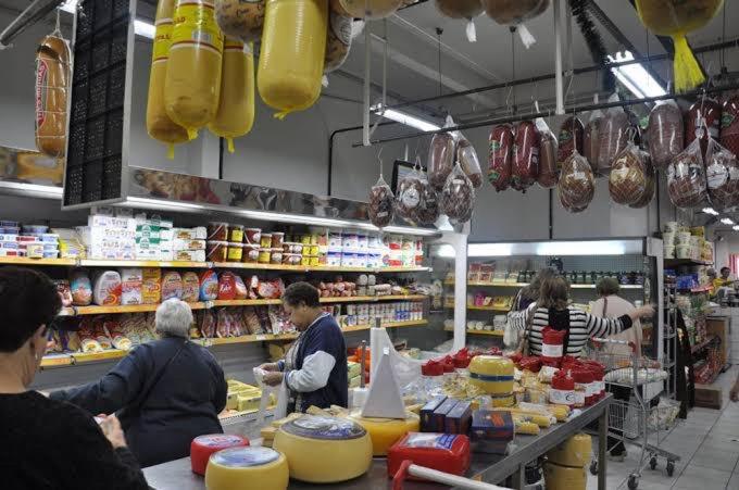 Apartamento para pessoas de família ou a negócio, Ap Grande 3 quartos no Brás próximo igreja Mundial,mercado municipal, 25 de março, templo Salomão, metro 