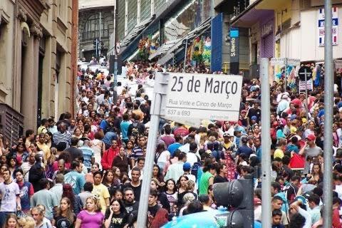 Apartamento para pessoas de família ou a negócio, Ap Grande 3 quartos no Brás próximo igreja Mundial,mercado municipal, 25 de março, templo Salomão, metro 