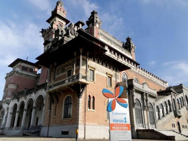 Apartamento para pessoas de família ou a negócio, Ap Grande 3 quartos no Brás próximo igreja Mundial,mercado municipal, 25 de março, templo Salomão, metro 