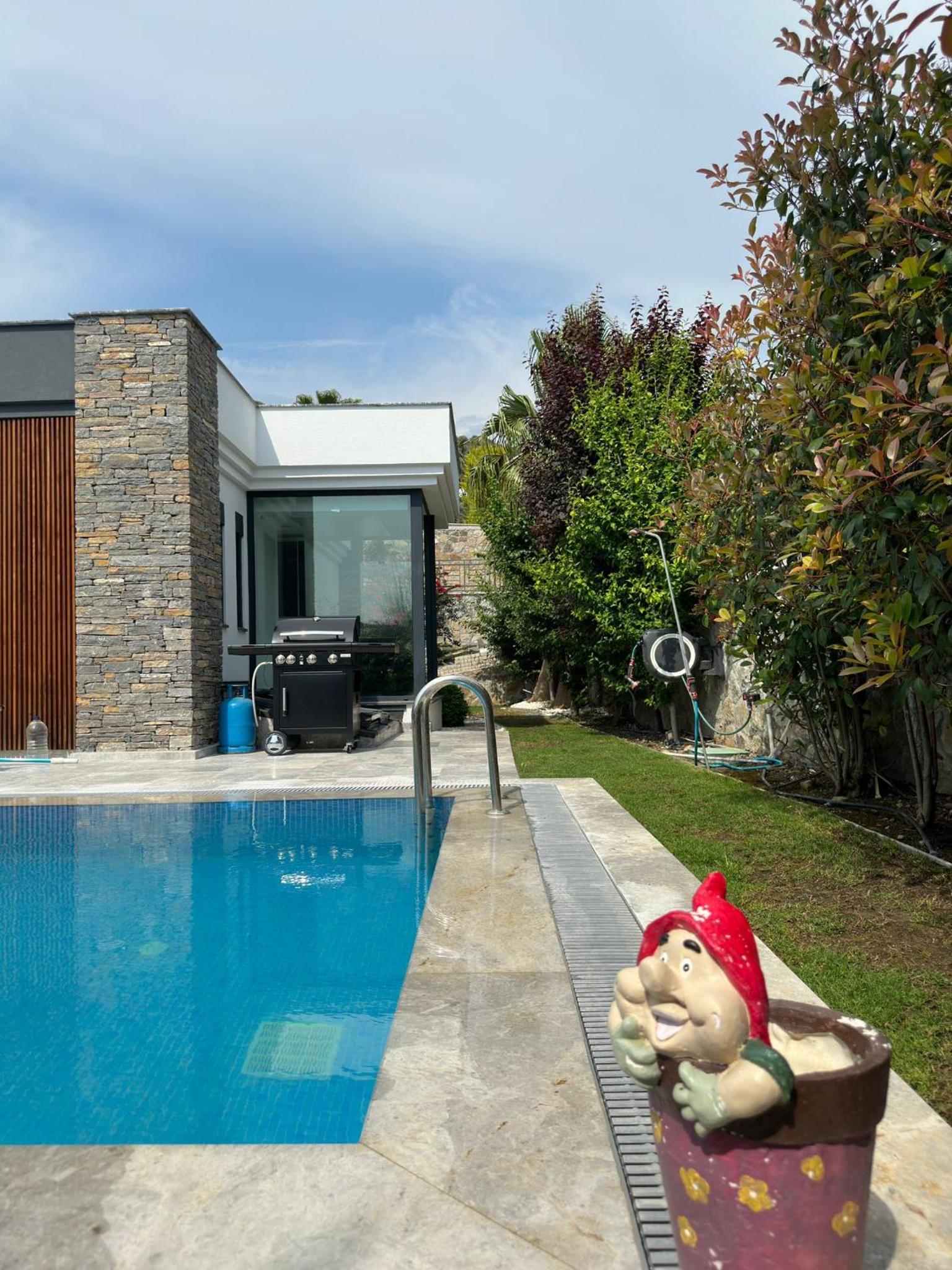 Villa Falcon with Swimming Pool and Great Views in Yalikavak Bodrum view 4